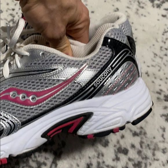 Saucony Oasis Grid running workout sneakers Size 10 EUC silver athletic active - Picture 4 of 10